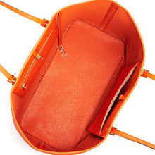 Lade das Bild in den Galerie-Viewer, MK Jet Set Travel - Orange-Gold
